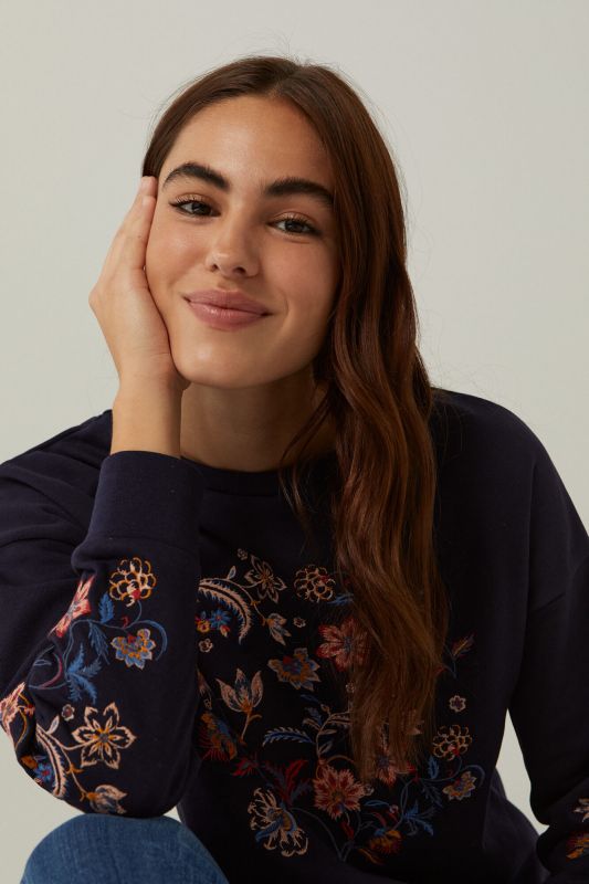 Floral embroidery two-material sweatshirt