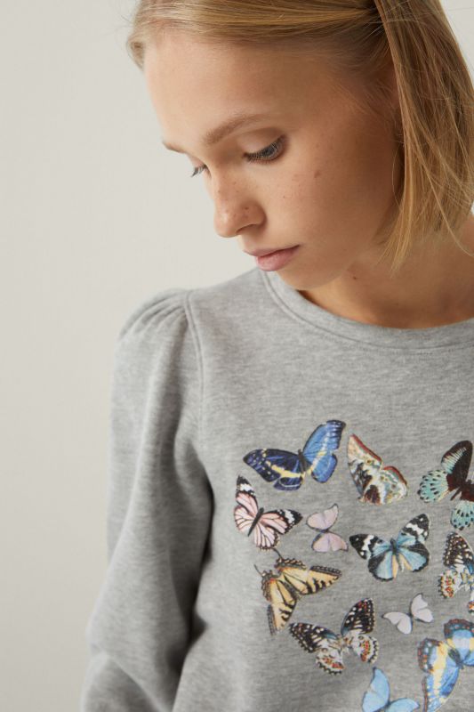 Sweatshirt with butterfly heart