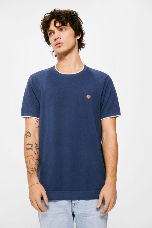 Twisted yarn jersey-knit T-shirt