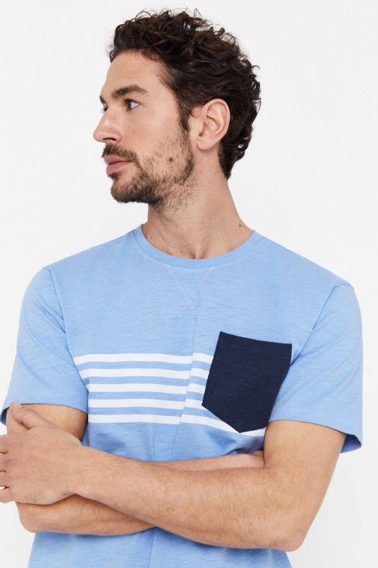 Patterned T-shirt with pocket