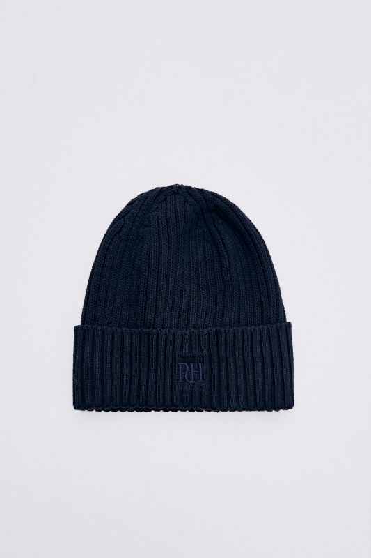 Ribbed knitted hat