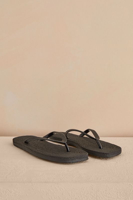 Black esparto-look sole sandal