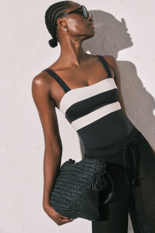 Vormiv bandeau-ujumistrikoo