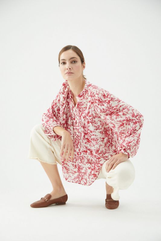 Shirt with printed floral pattern
