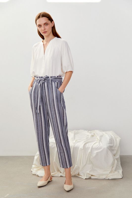Long trousers with looped belt
