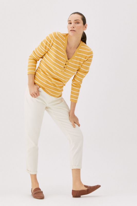 V-neck jumper with buttons