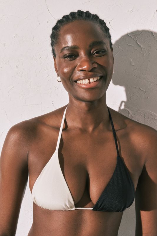 Bikiinitopp - kolmnurkne lõige