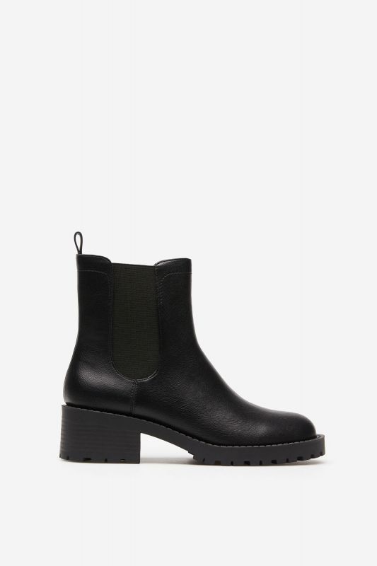 Track sole ankle boot