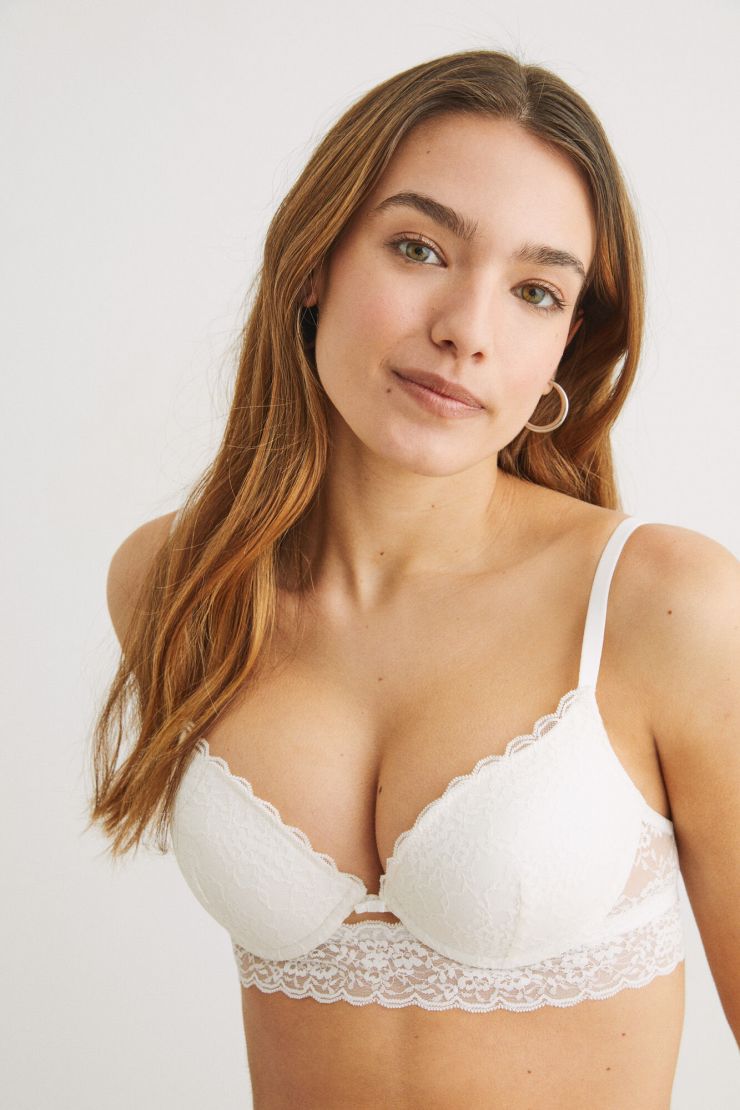 GORGEOUS White lace push-up bra